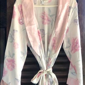 New Natori ‘Kimono style’ Robe by Saks Fifth. L
